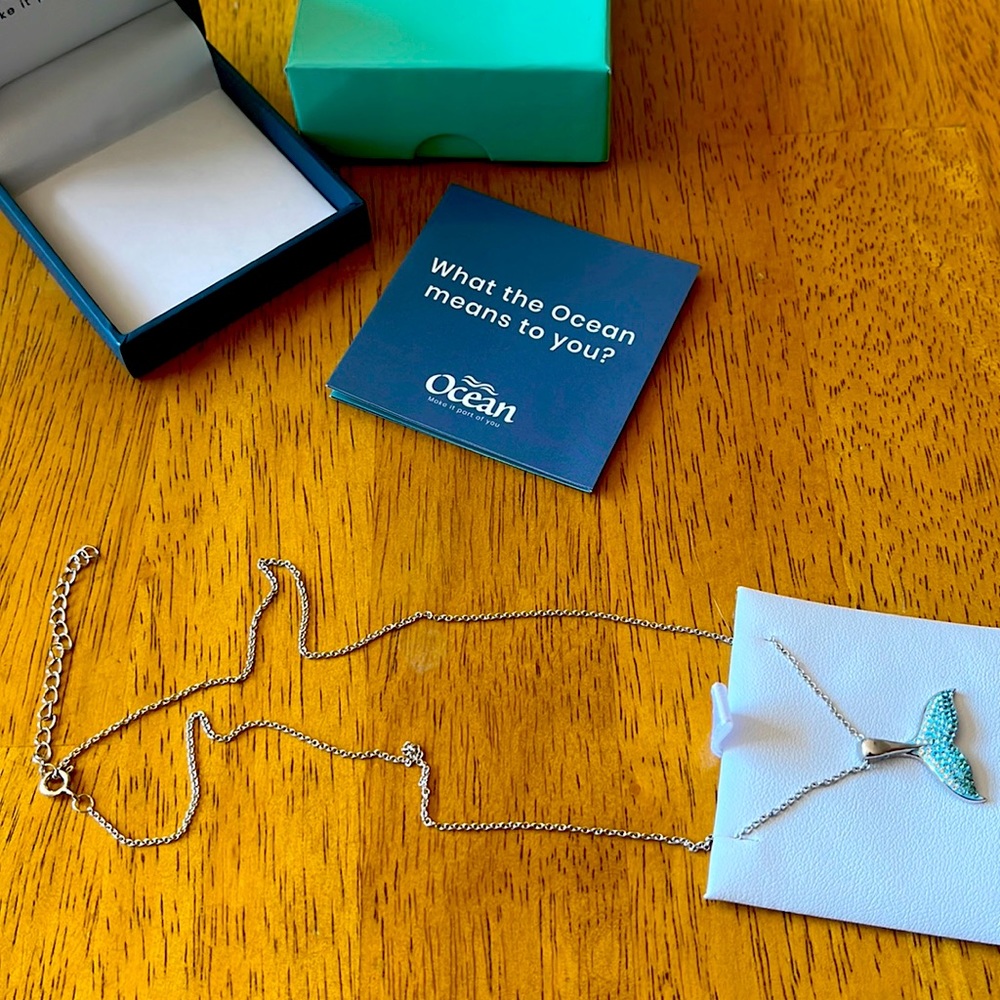 Ocean Jewelry Sterling Silver Blue Whale Tail Necklace w Crystals New Never Worn - Picture 4 of 4